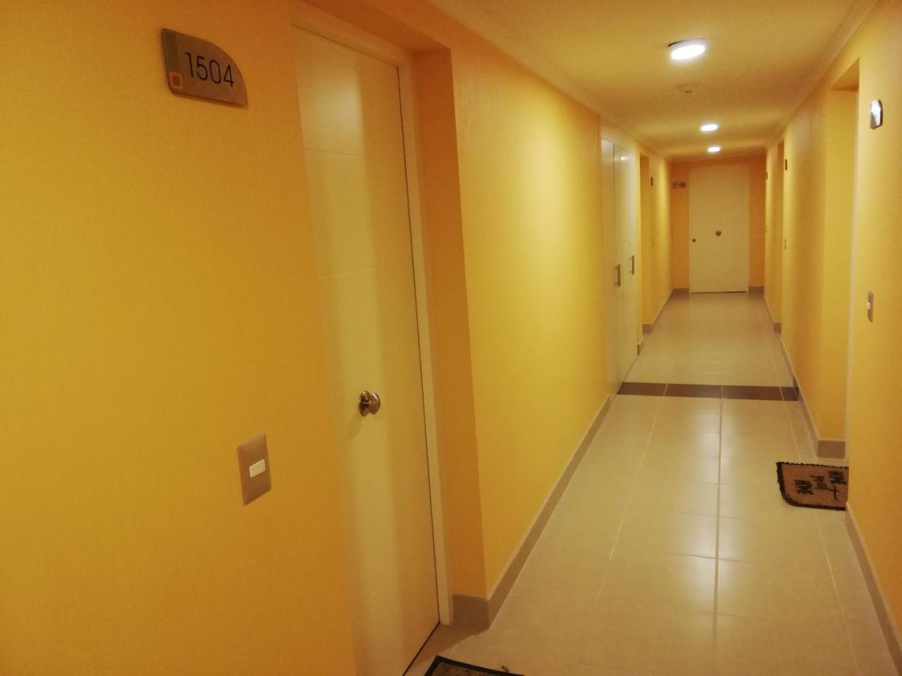 Depto Estudio 1811 Edificio Centro Blanco Con Estacionamiento 特木科 外观 照片